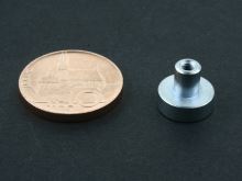 neodymový magnet NdFeB PM-13 - úchyt s vnitřním závitem M3, 6kg, 13mm x 4,5(11,5)mm